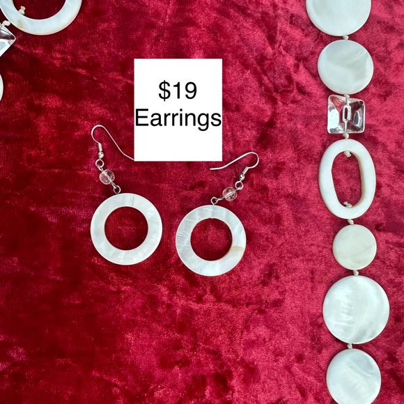 Mother of Pearl Necklace and Earrings set - Picture 7 of 9